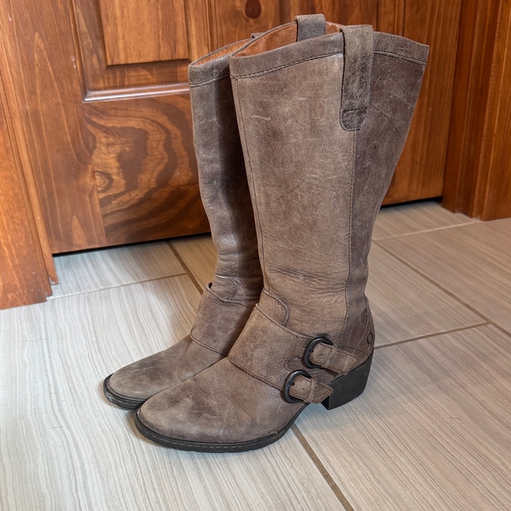 Women’s size 7 BOC boot